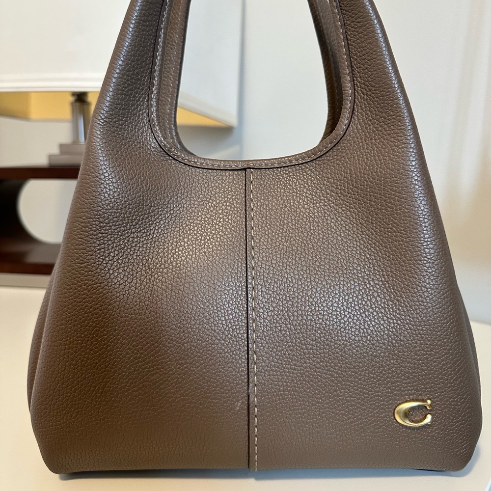 Brand new without tags Coach Lana Bag 23